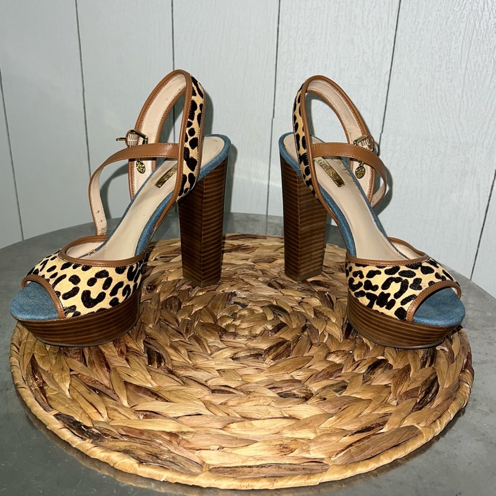 Guess Platform heeled Sandals size 7